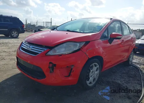 2013 Ford Fiesta Se z USA, uszkodzony, nr VIN 3FADP4BJ2DM203197